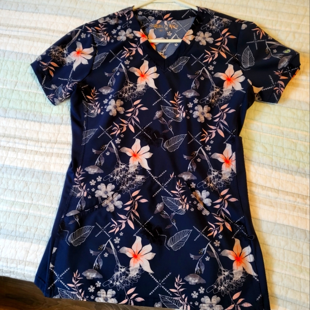 Scrub shirt